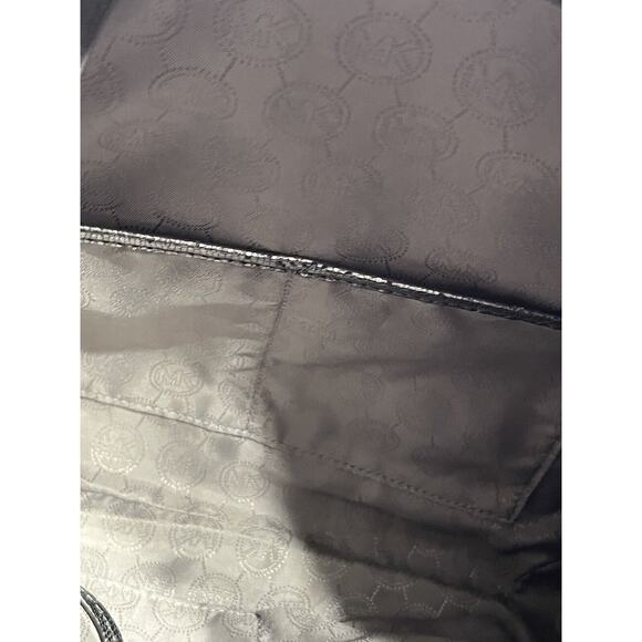 Michael Kors Authenticated Lacey Nickel Silver Leather Foldover Tote Metal Chain - Picture 14 of 15